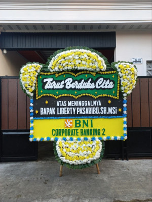 Papan Bunga Duka di Pentadu Timur