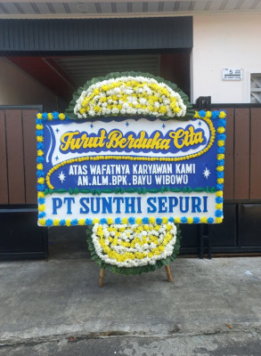 Papan Bunga Duka di Pentadu Timur